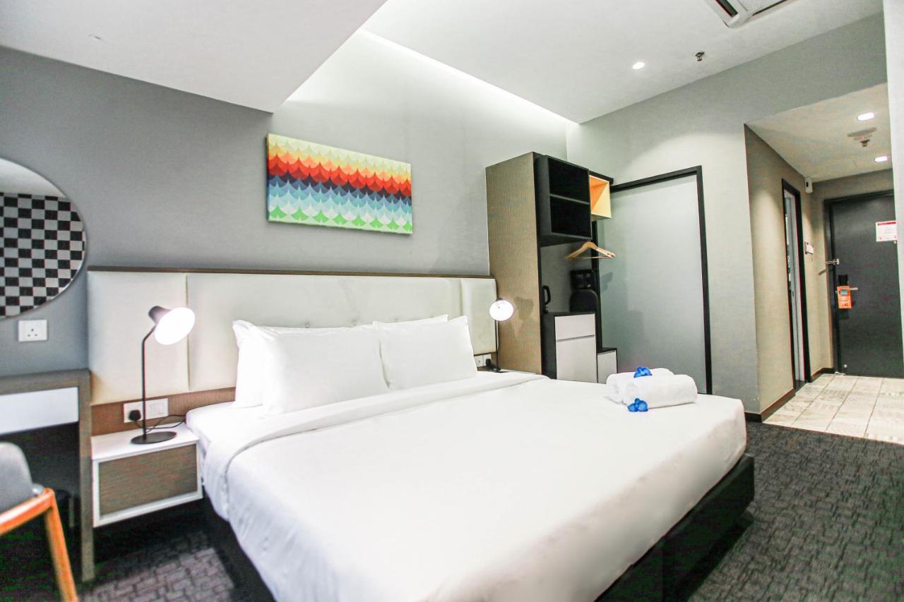 Fives Hotel Dnp Джохор Бахру Екстериор снимка