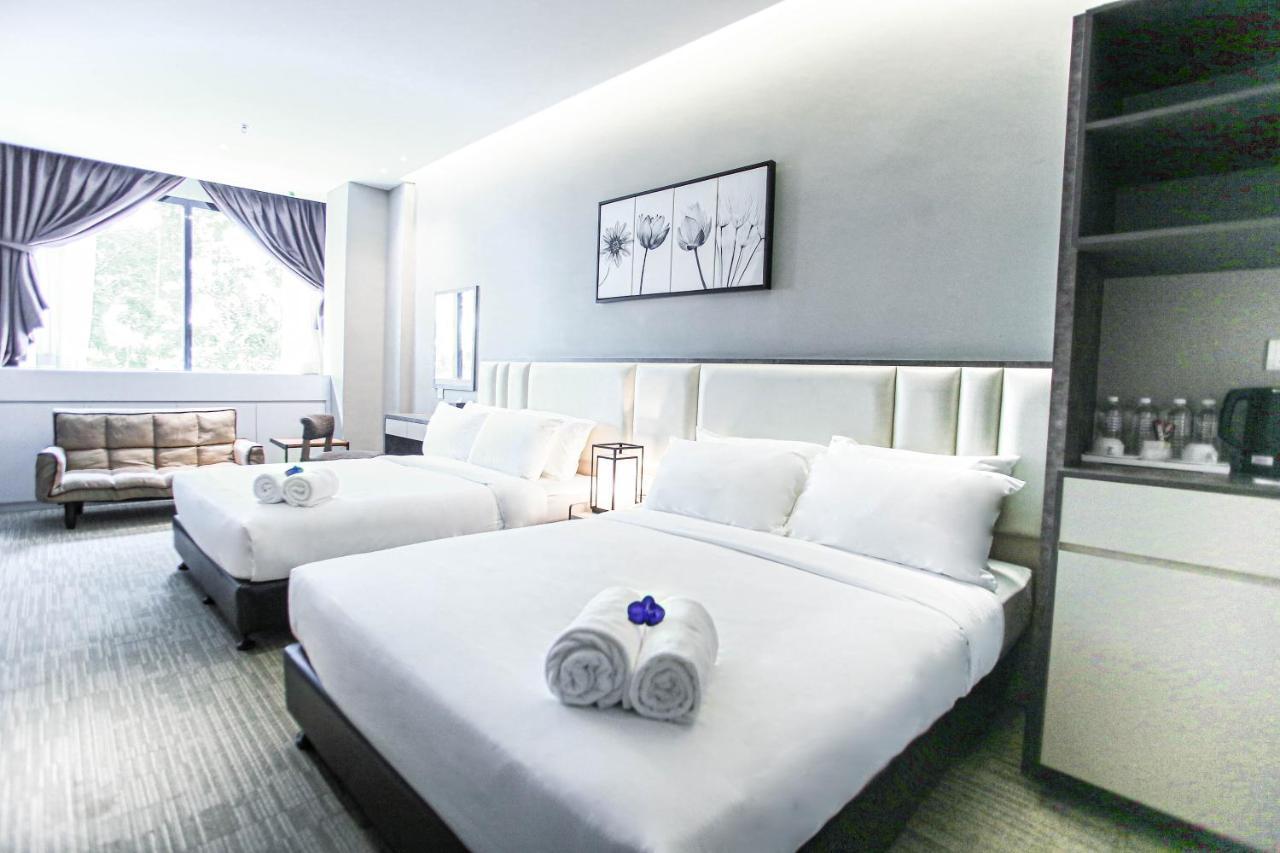 Fives Hotel Dnp Джохор Бахру Екстериор снимка