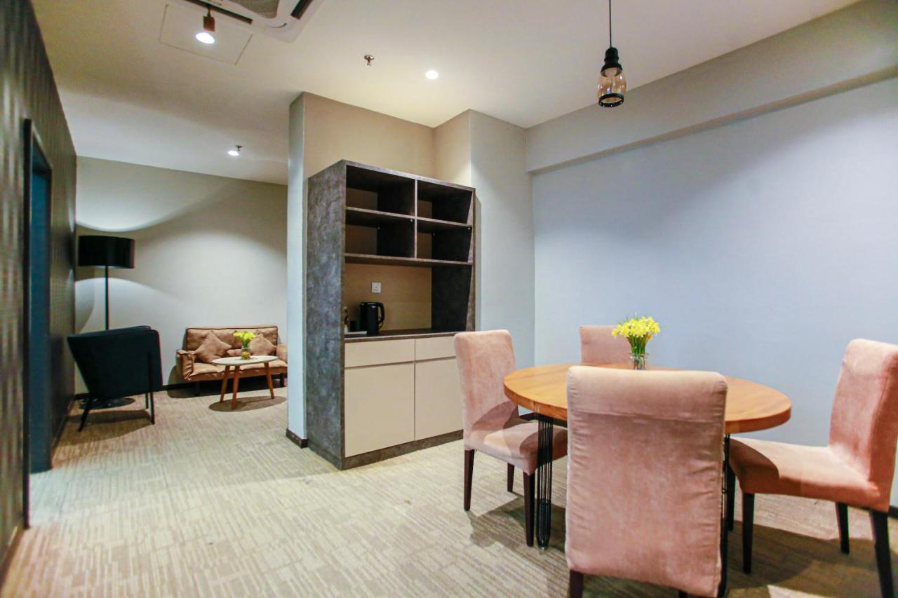 Fives Hotel Dnp Джохор Бахру Екстериор снимка