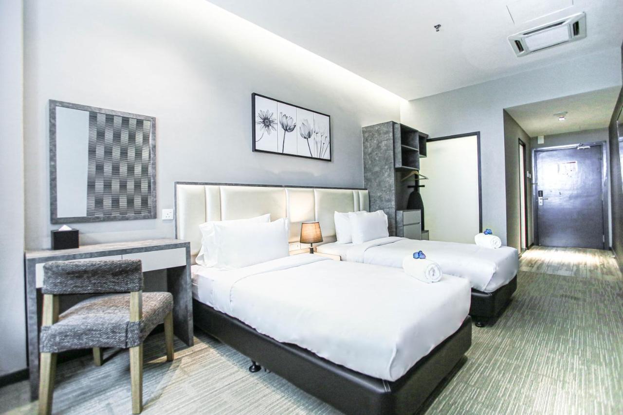 Fives Hotel Dnp Джохор Бахру Екстериор снимка
